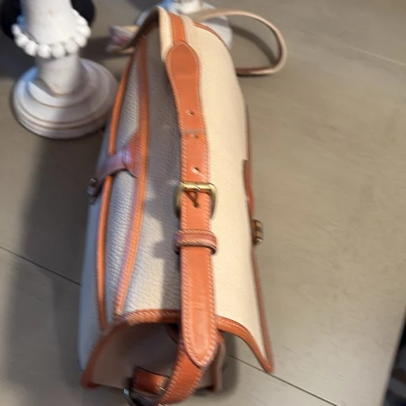 Dooney & Bourke Cream and Brown Leather Satchel Excellent Used condition - Picture 3 of 14